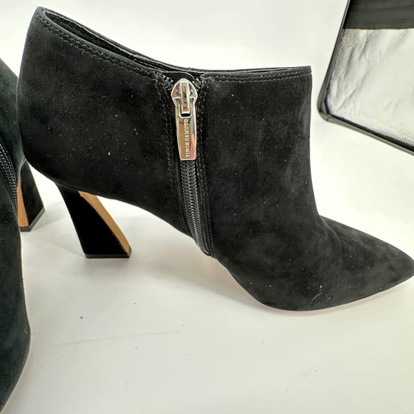 Vince‎ Camuto Black Suede Leather Pointed Toe Zip Up Heel Ankle Booties Unique - Picture 5 of 9